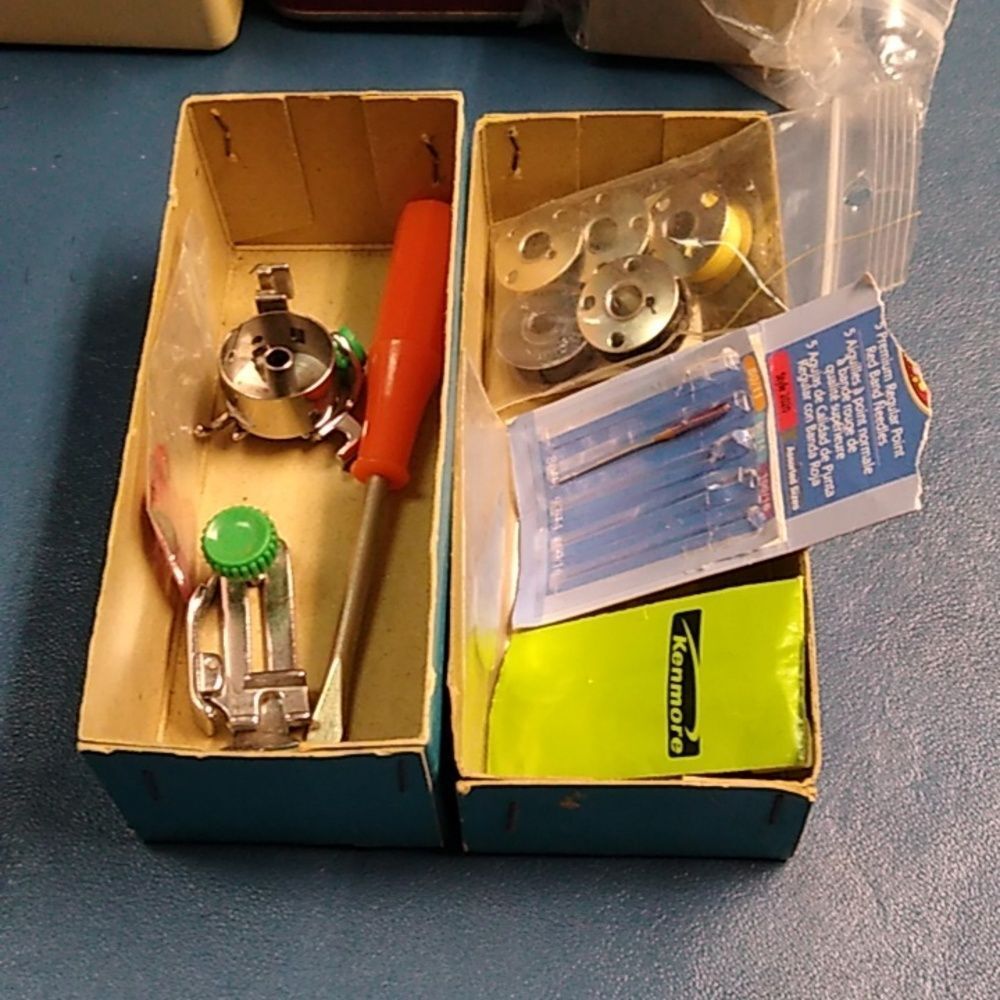 Sewing Machine Accessories Boxes Set - Picture 2 of 6